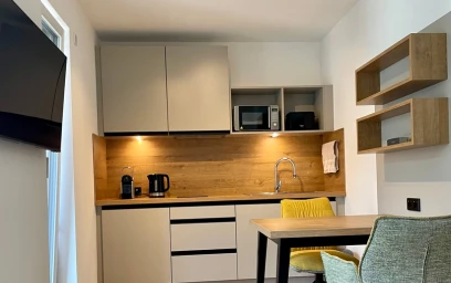 Komplette Wohnung voll möbliert in {area}