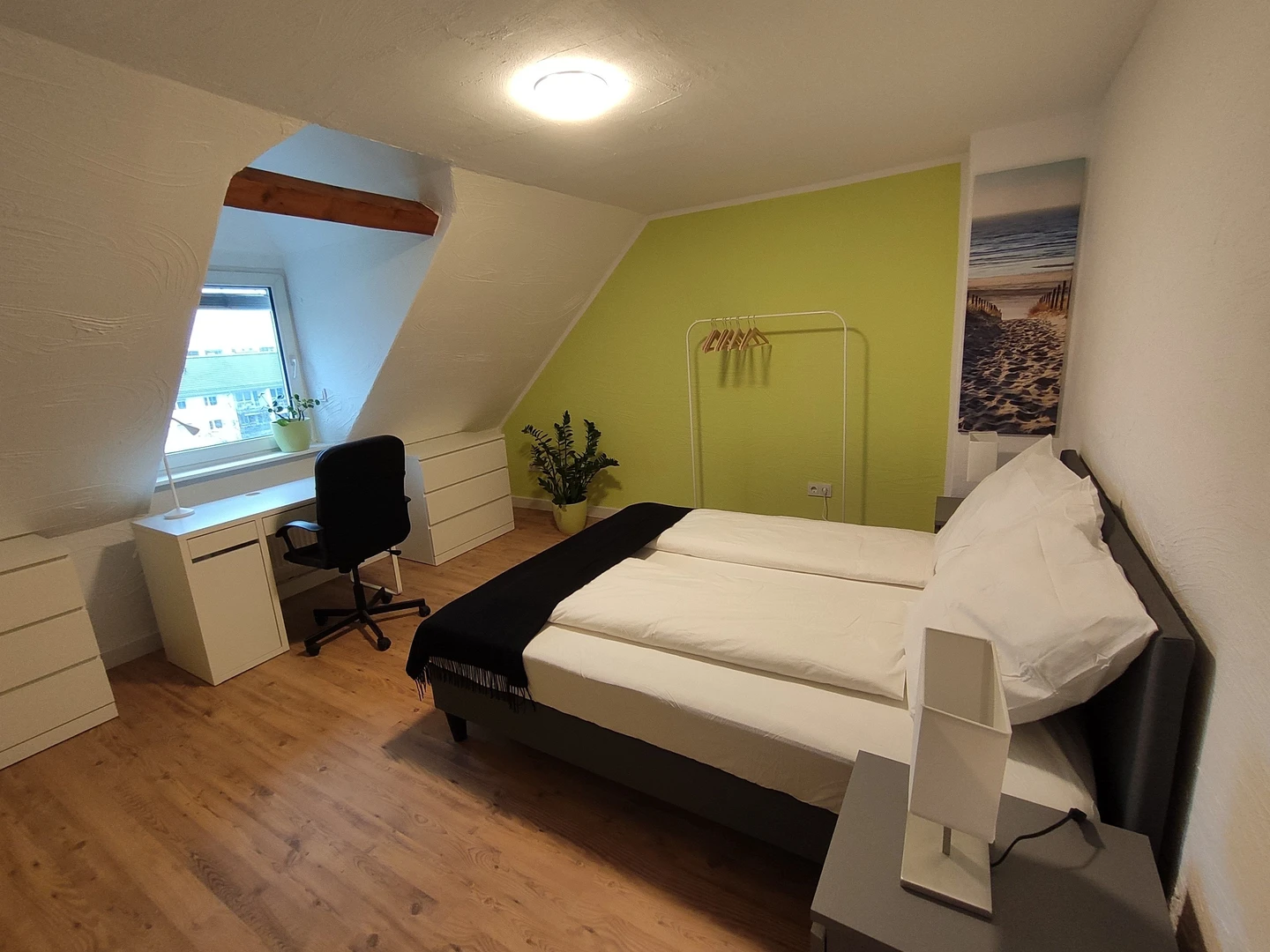Habitación privada muy luminosa en Ludwigshafen Am Rhein