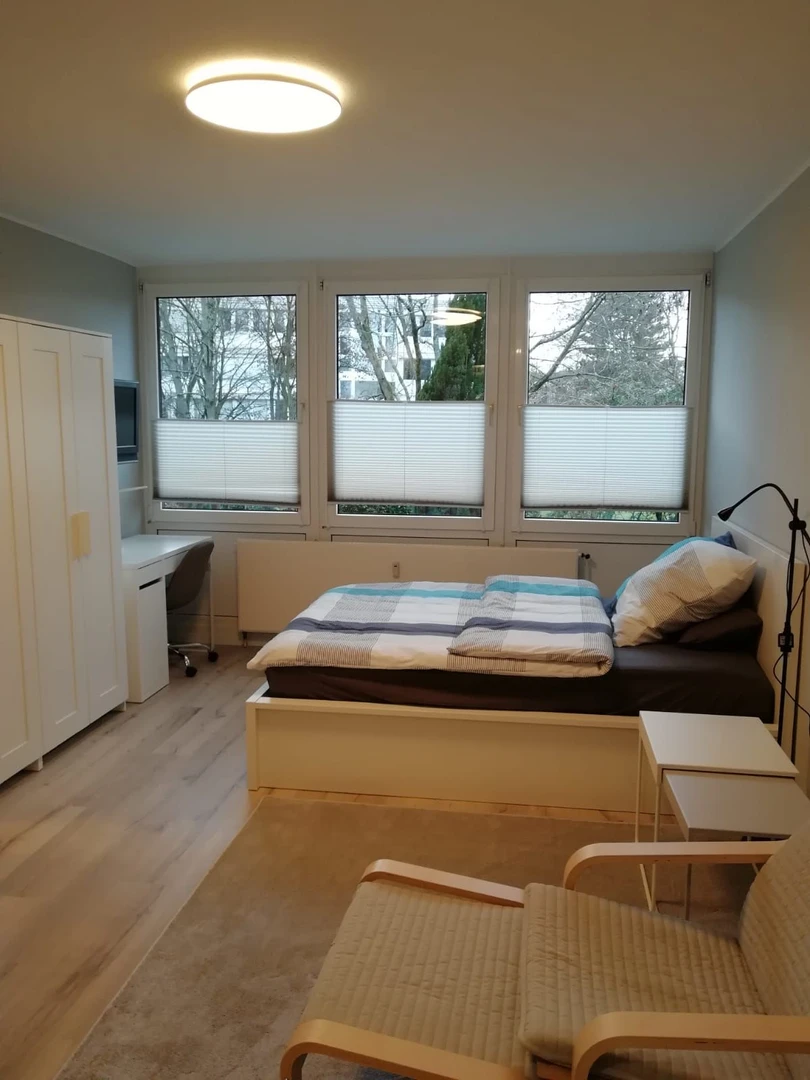 Chambre à louer avec lit double Bonn