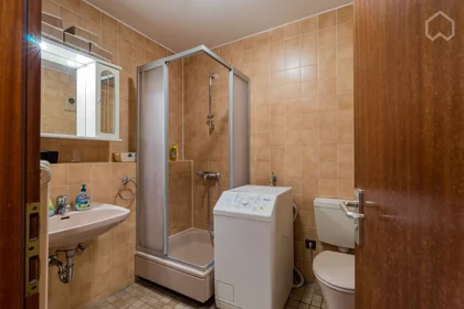 Entire apartment at Eisenzahnstraße, image 22 of 30