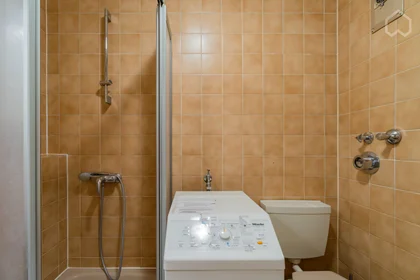 Entire apartment at Eisenzahnstraße, image 24 of 30