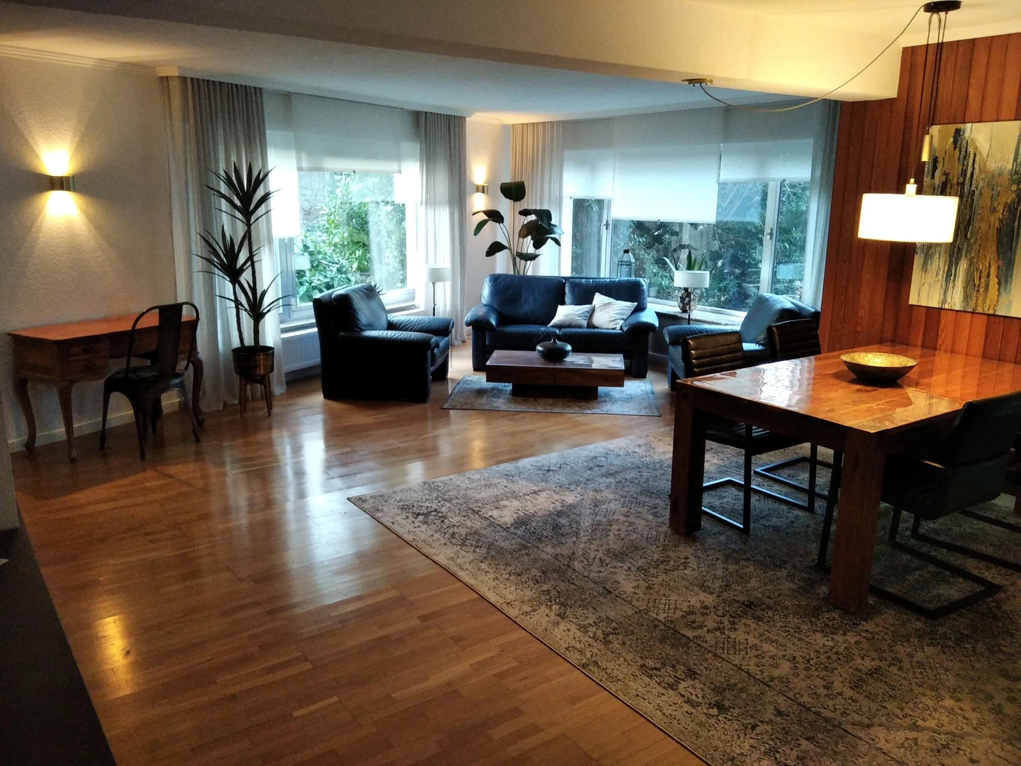 Bergisch Gladbach de ortak bir dairede kiralık oda