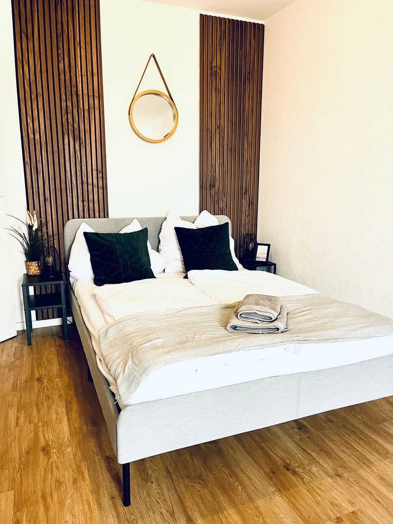 Zimmer mit Doppelbett zu vermieten Erfurt