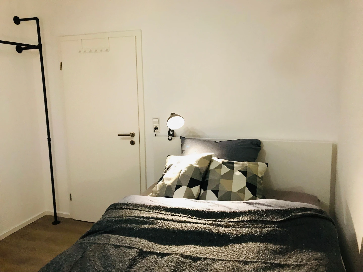 Pokój do wynajęcia z podwójnym łóżkiem w Kaiserslautern