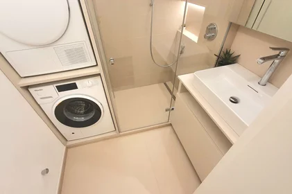 Stanza privata in Wörthstraße, immagine 24 di 38