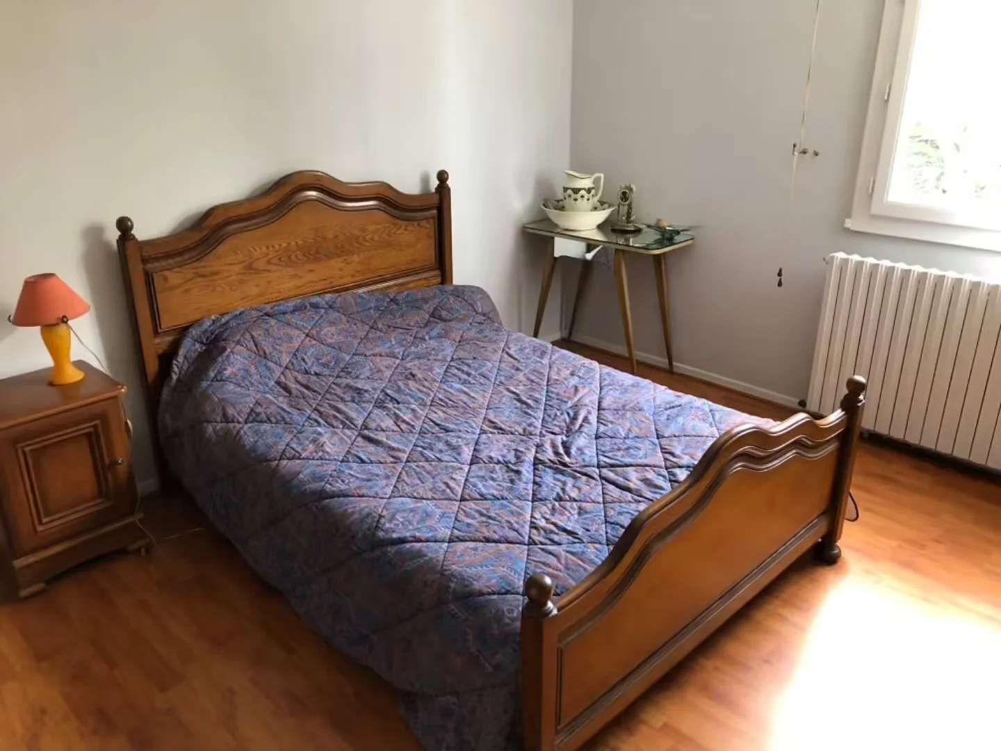Zimmer in Studentenwohnung in  zu vermieten, voll möbliert