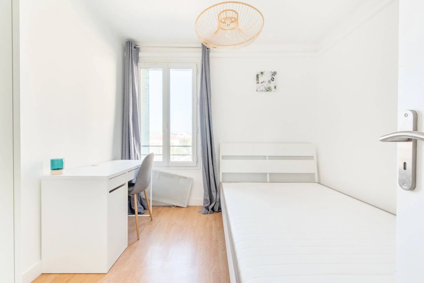 Budget-friendly student room close to campus in 