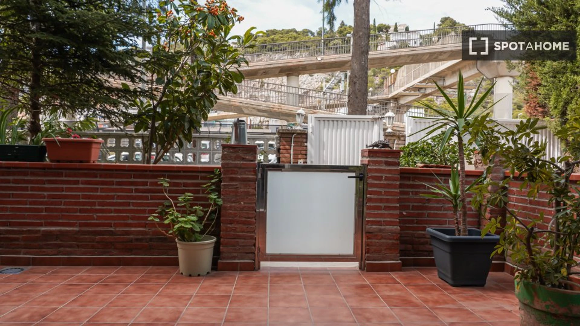 Accommodation with 3 bedrooms in Castelldefels