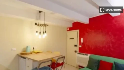 Komplette Wohnung voll möbliert in Genua