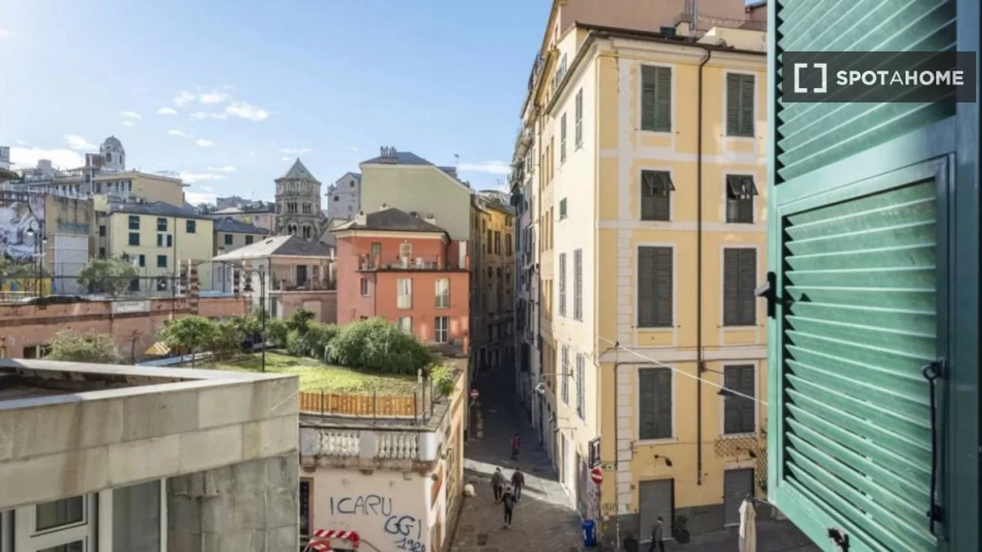 Accommodation in the centre of Genoa