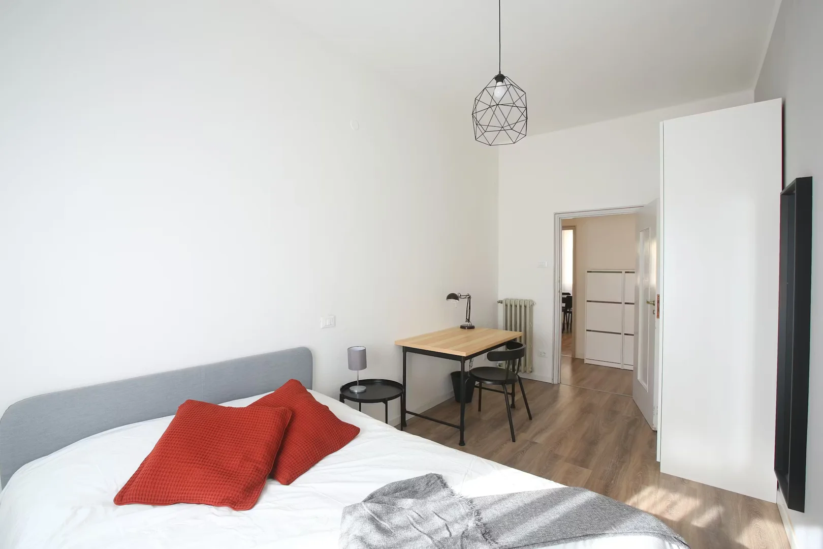 Bezahlbares Zimmer für Studenten mit ausreichender Beleuchtung in 