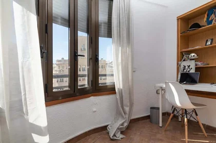 Private room at C/ del Gral. San Martín, 3, 46004 València, Valencia, Spain, image 3 of 16