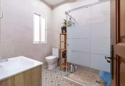 Private room at C/ del Gral. San Martín, 3, 46004 València, Valencia, Spain, image 15 of 17