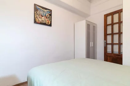 Private room at C/ del Gral. San Martín, 3, 46004 València, Valencia, Spain, image 3 of 17