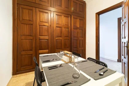 Private room at C/ del Gral. San Martín, 3, 46004 València, Valencia, Spain, image 11 of 16