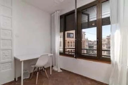 Private room at C/ del Gral. San Martín, 3, 46004 València, Valencia, Spain, image 3 of 16
