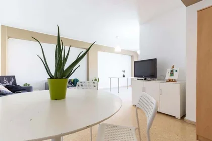 Privatzimmer in der Pl. d'Hondures, 37, 46022 València, Valencia, Spain, bild 18 von 27