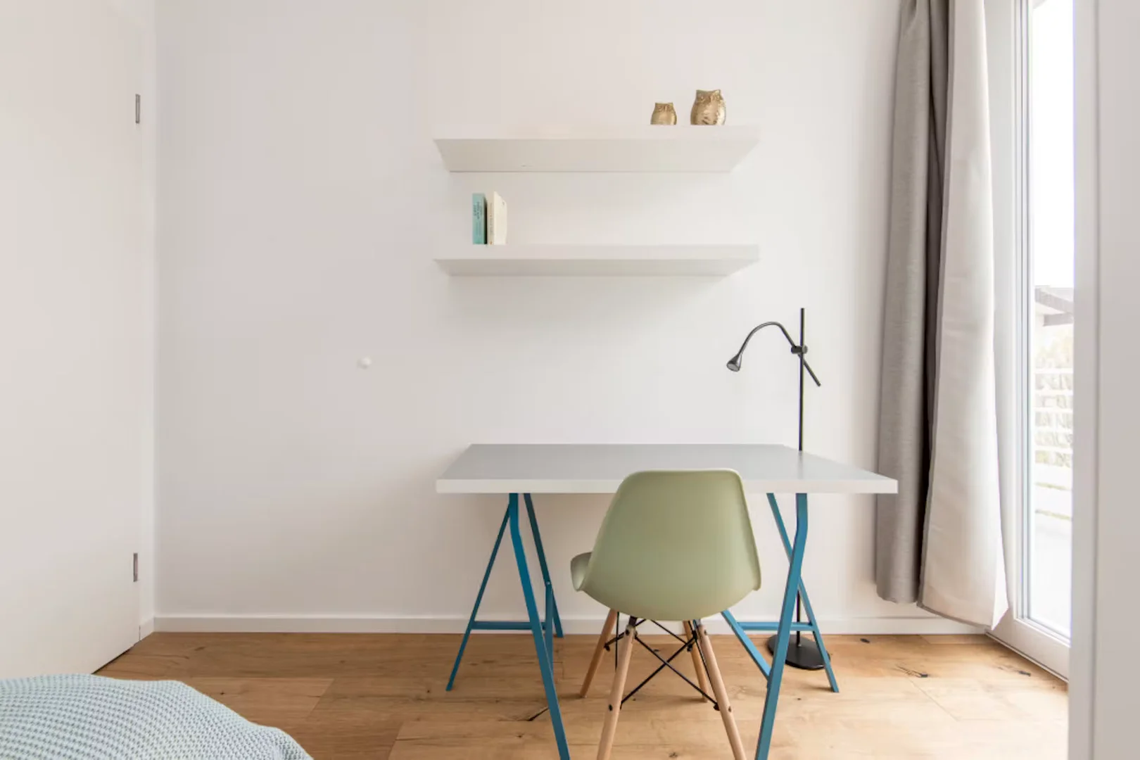 Chambre abordable pour les étudiants avec un bon éclairage dans 