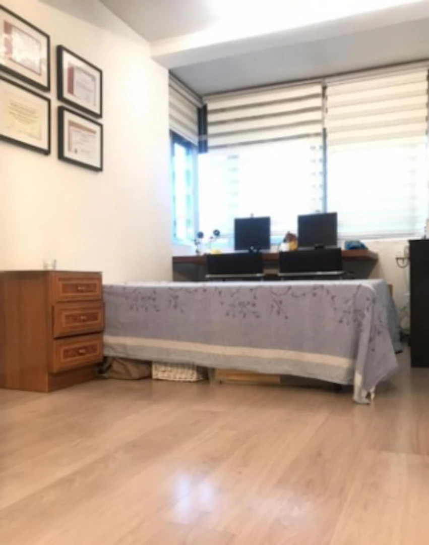Pokój do wynajęcia z podwójnym łóżkiem w Leganés