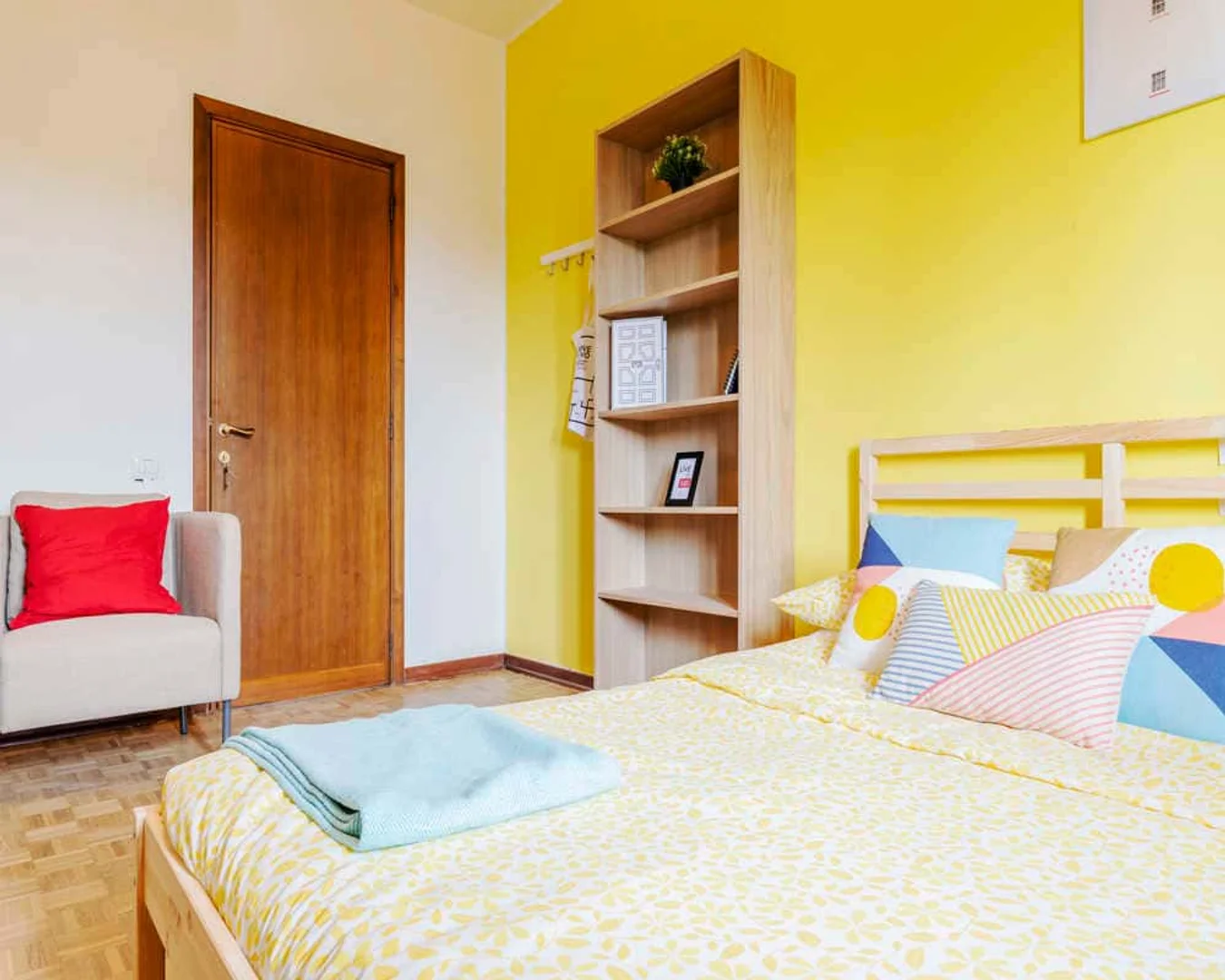 Quarto de estudante económico perto do campus em 