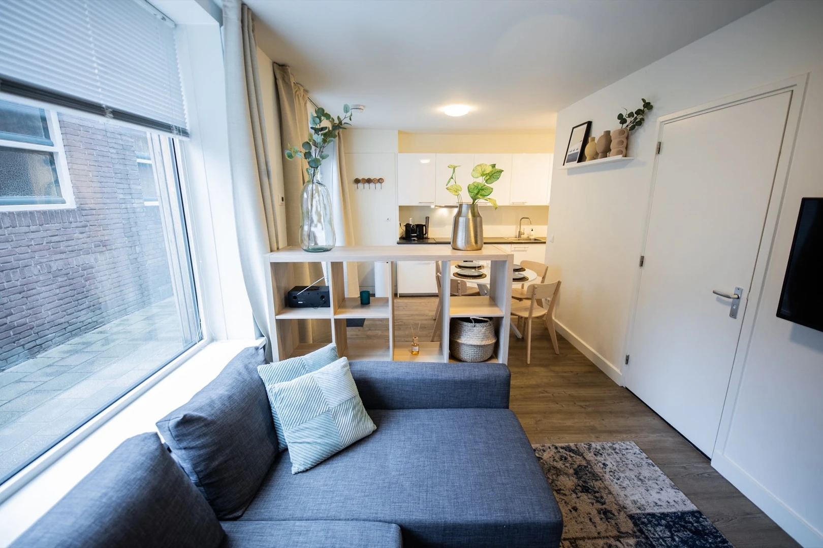 Komplette Wohnung voll möbliert in Eindhoven