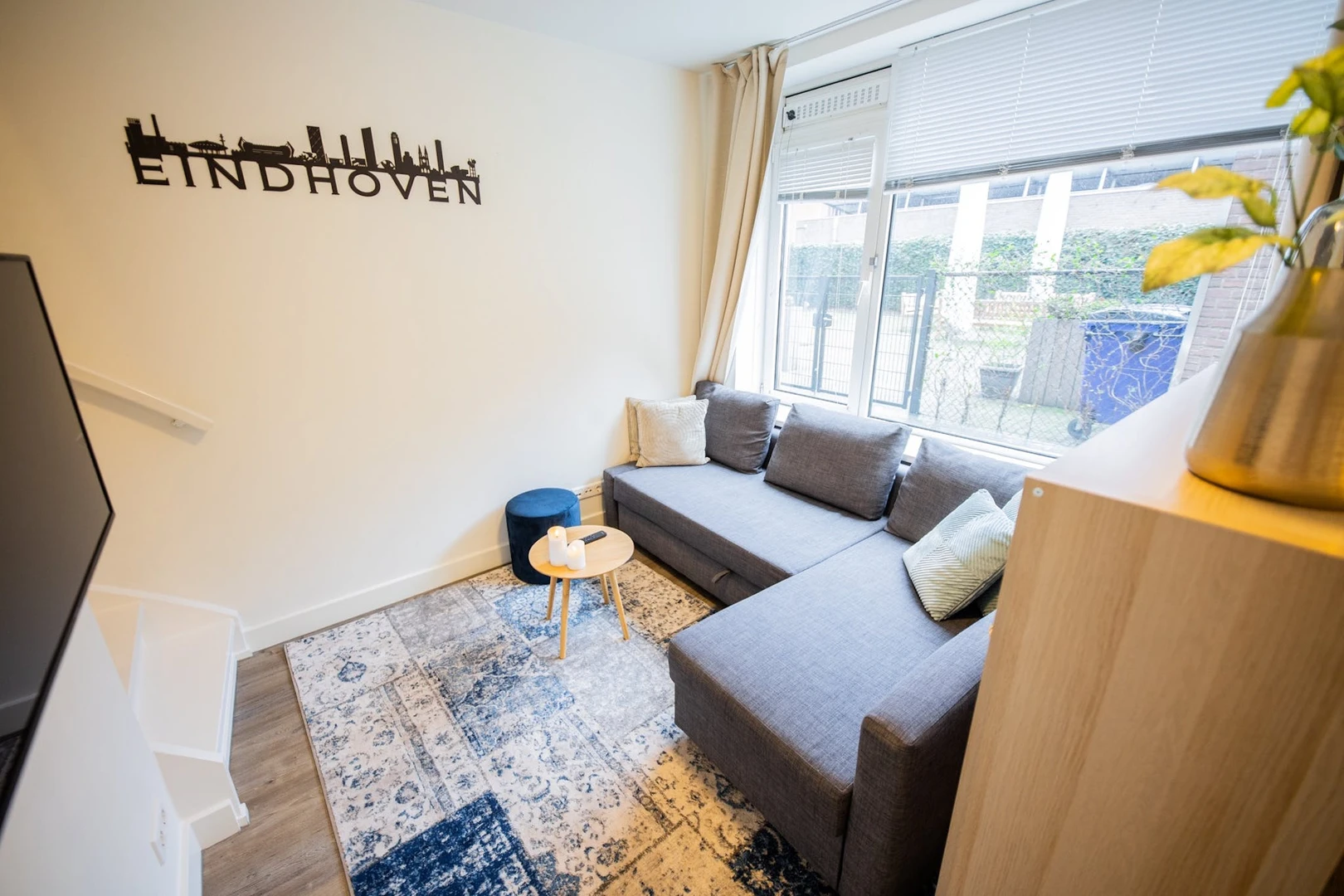 Komplette Wohnung voll möbliert in Eindhoven
