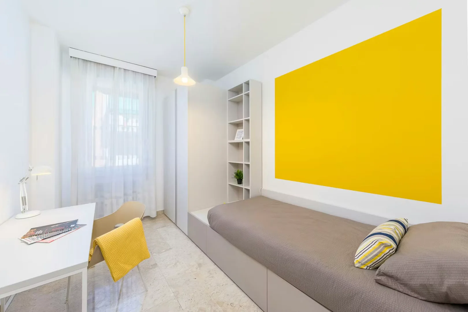 Habitación acogedora para estudiantes disponible en