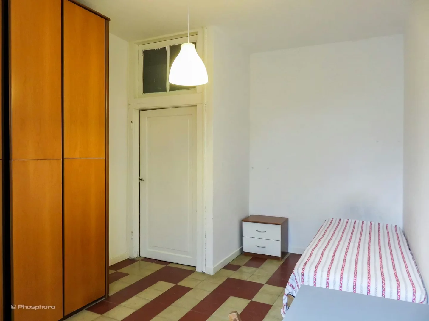 Economical student room with convenient location in 