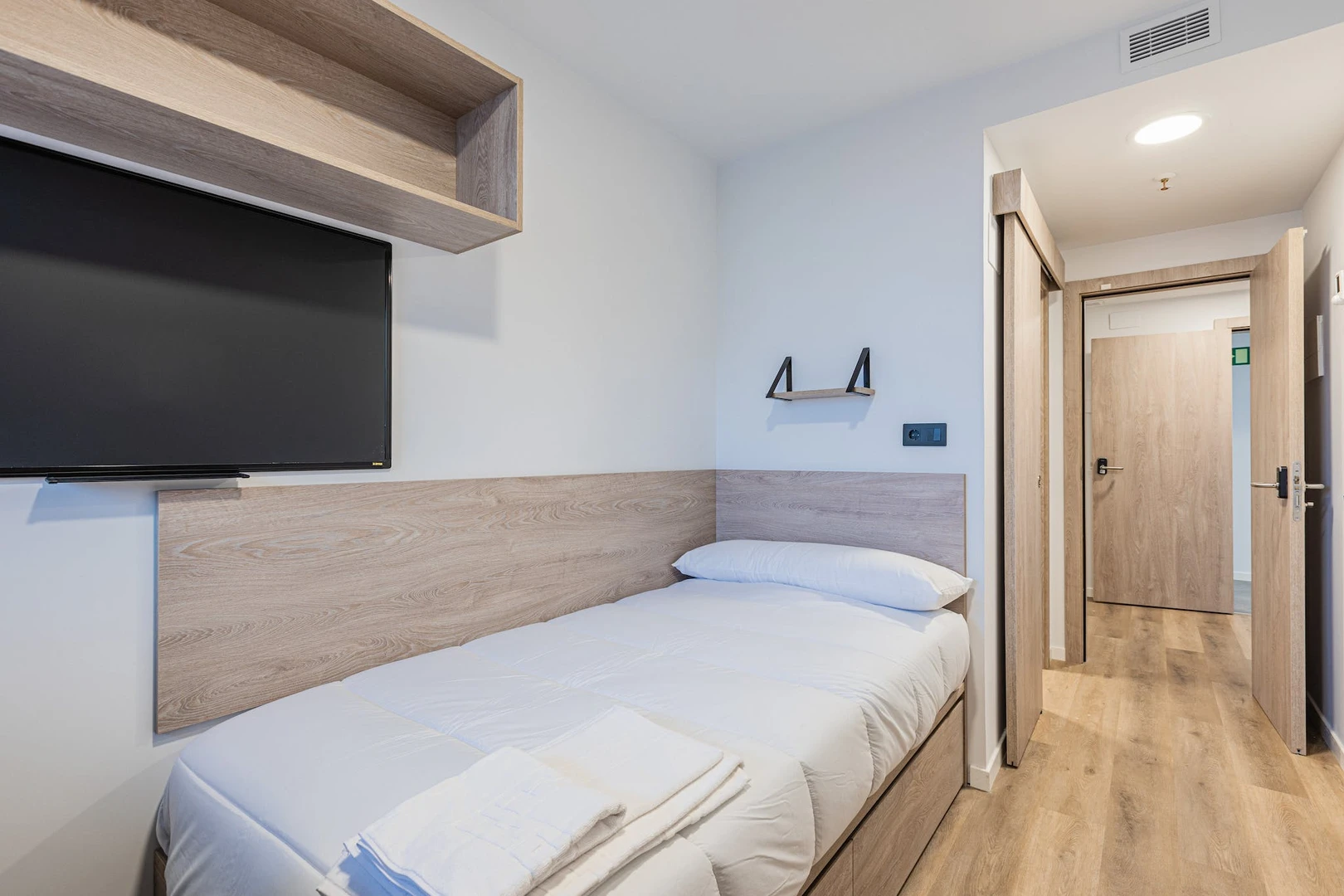 Quarto para alugar com cama de casal em Santander