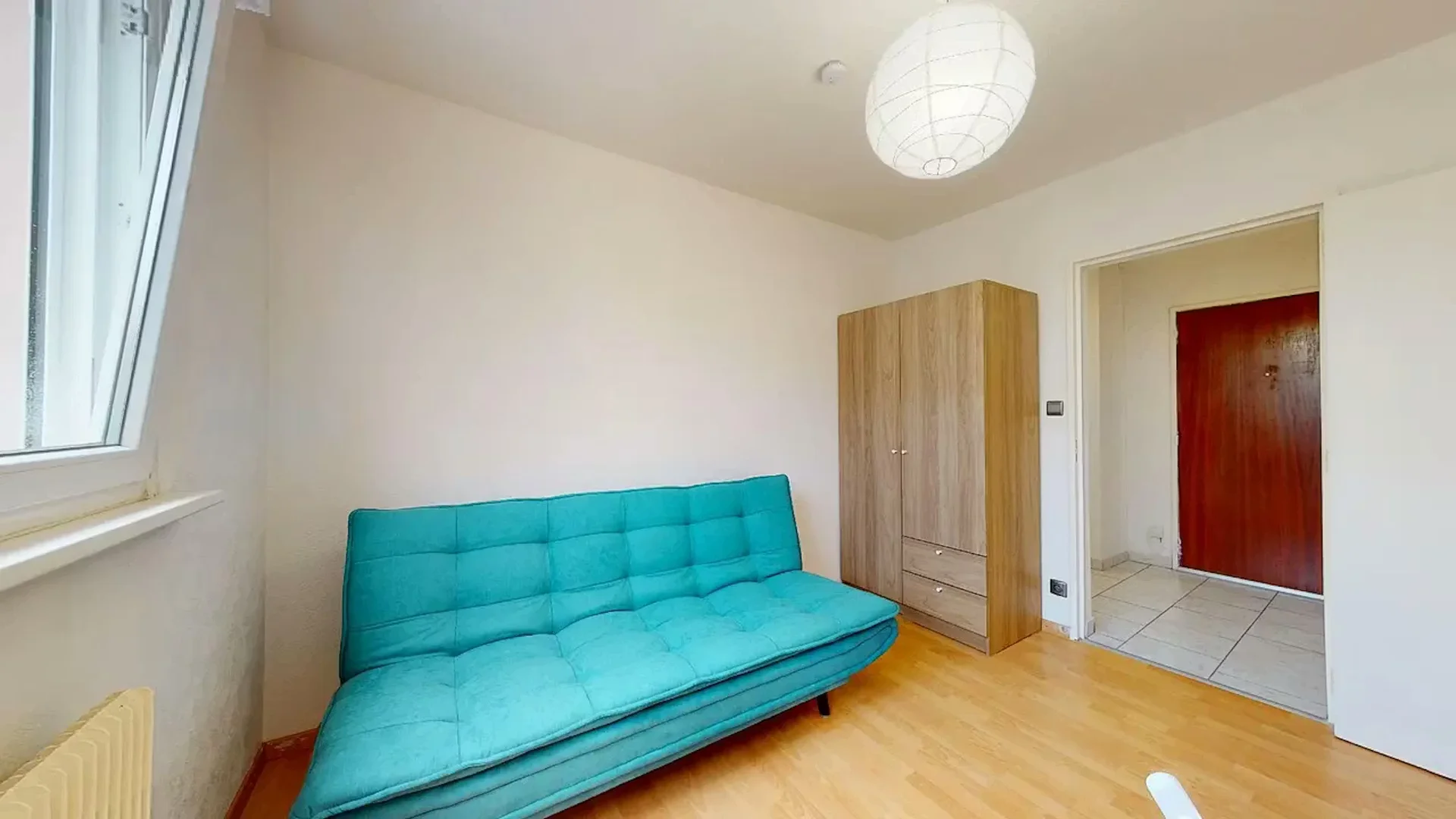 Quarto de estudante económico com localização conveniente em 