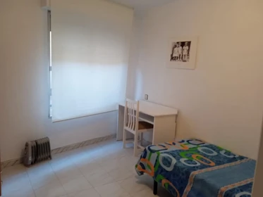 Habitación privada muy luminosa en Murcia