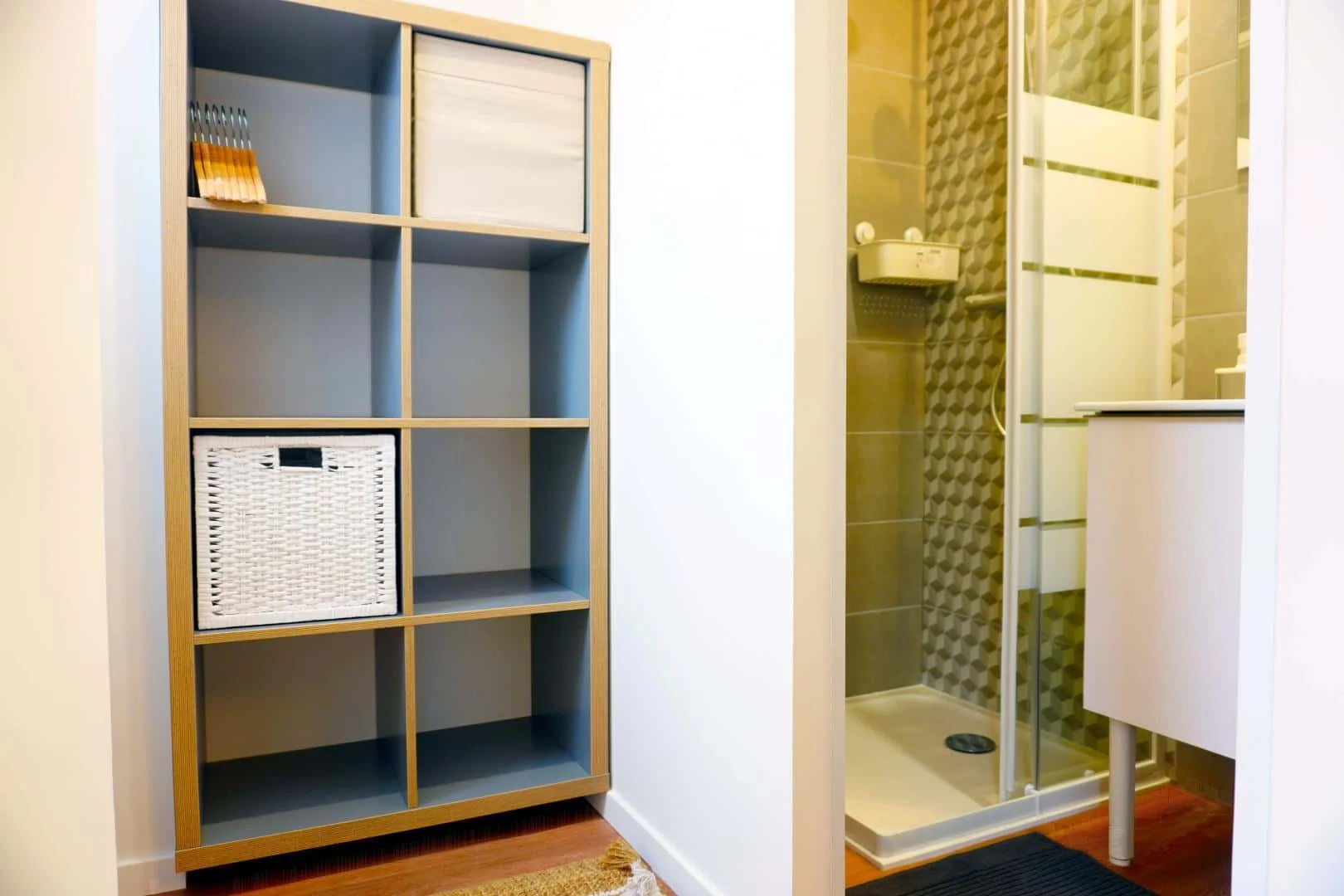 Student-friendly room in with modern amenities