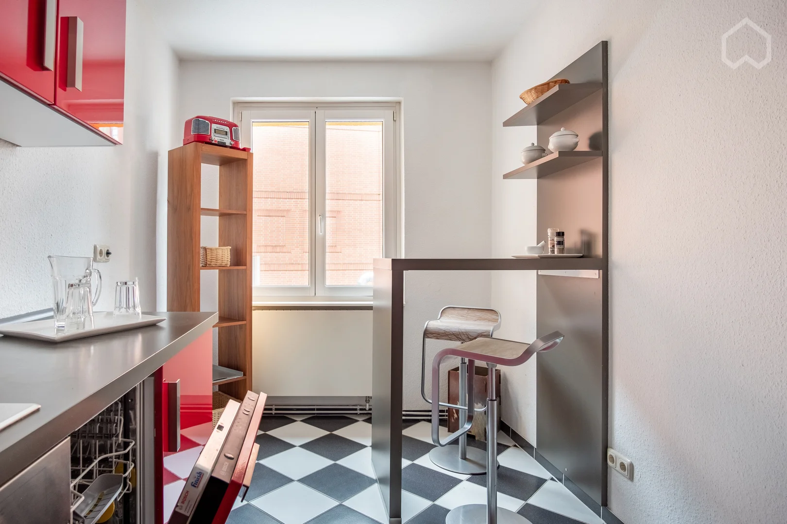 Budget-friendly student room close to campus in