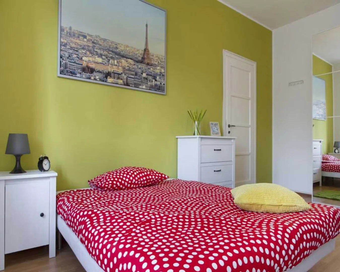 Budget-friendly student room close to campus in 