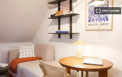 Studio at Rue aux Laines, image 2 of 11