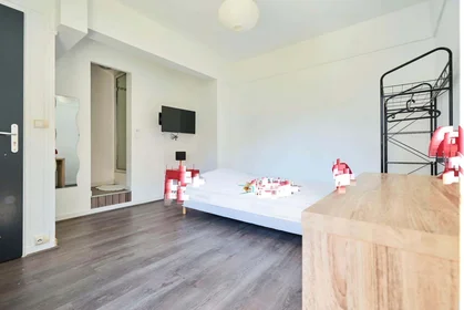 Private room at 1 Rue Cardinal Suhard, 51100 Reims, France, image 1 of 10