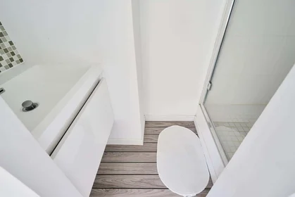 Privatzimmer in der 1 Rue Cardinal Suhard, 51100 Reims, France, bild 5 von 21