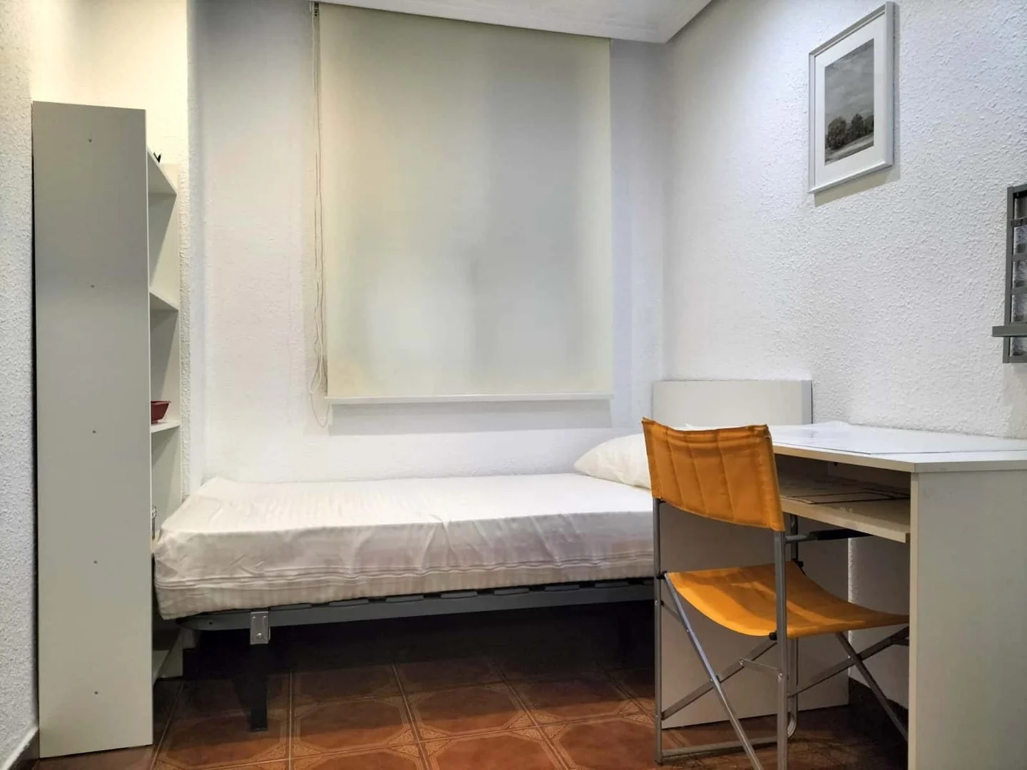 Ekonomiczny pokój studencki z dogodną lokalizacją w 