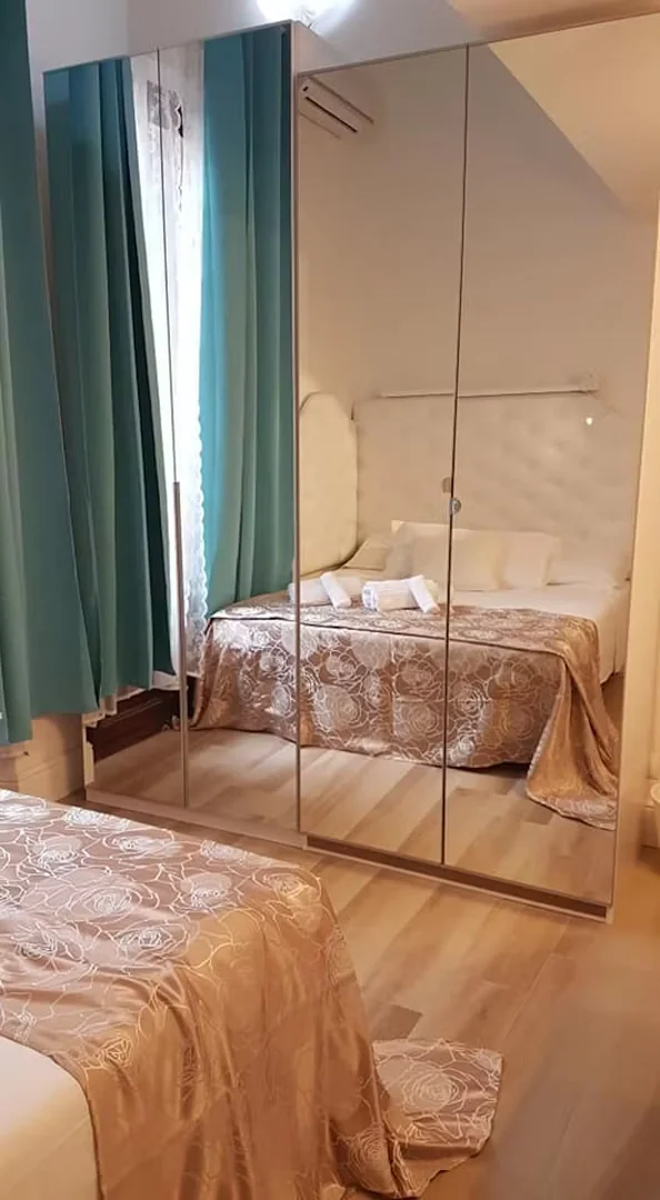 Pokój do wynajęcia w mieszkaniu studenckim w , w pełni umeblowany