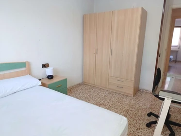 Habitación privada muy luminosa en Murcia