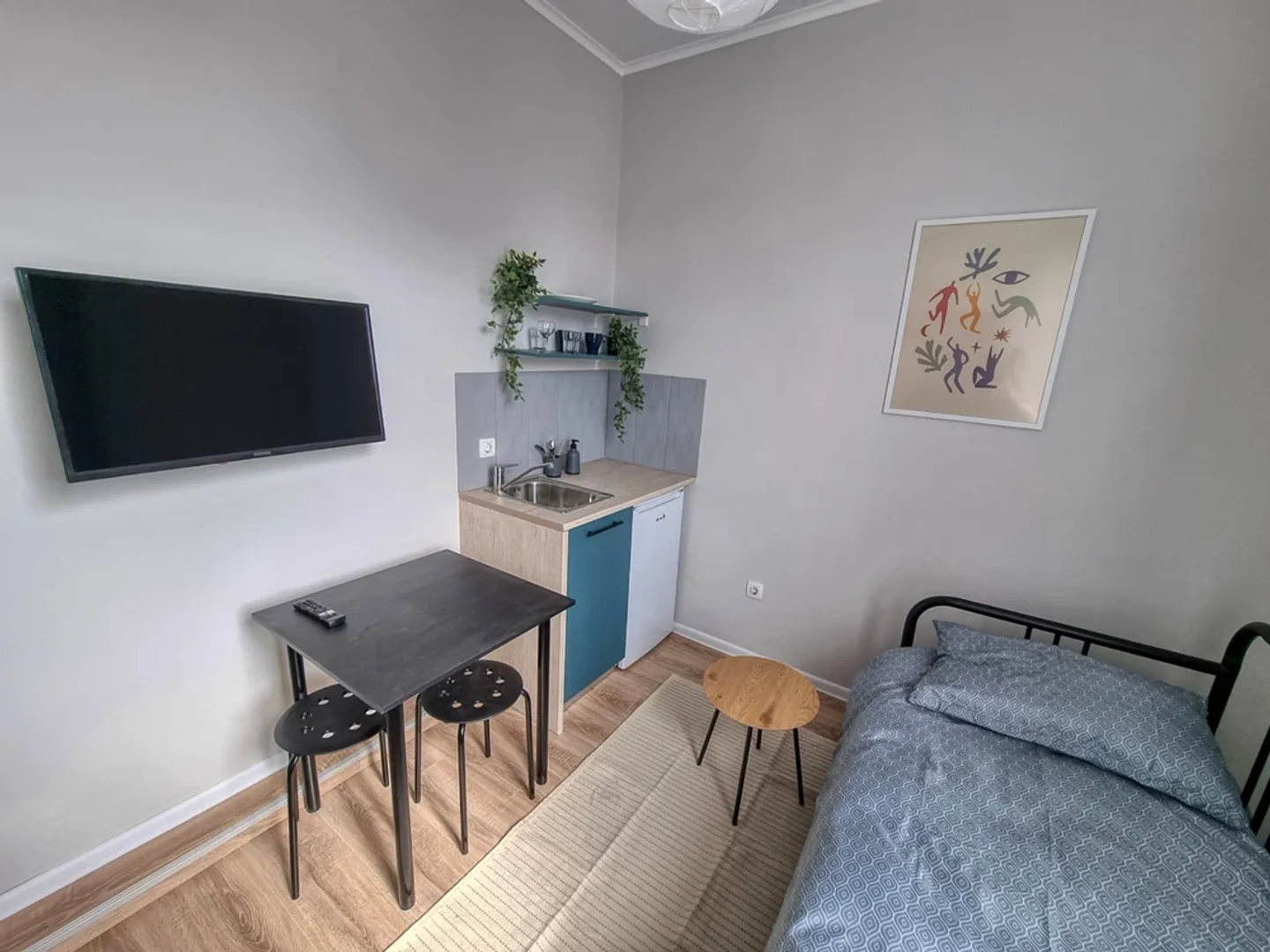 Comfortable and spacious student room in 