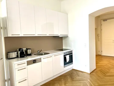 Habitación privada en ulitsa Budapeshta 80, imagen 13 de 20