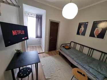 Quarto privado em ulitsa Budapeshta 80, imagem 1 de 10