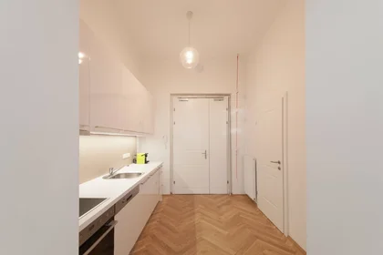 Quarto privado em ulitsa Budapeshta 80, imagem 14 de 18