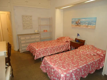 Cheap shared room in Córdoba