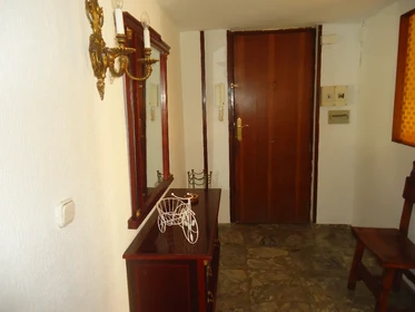 Shared room with desk in Córdoba
