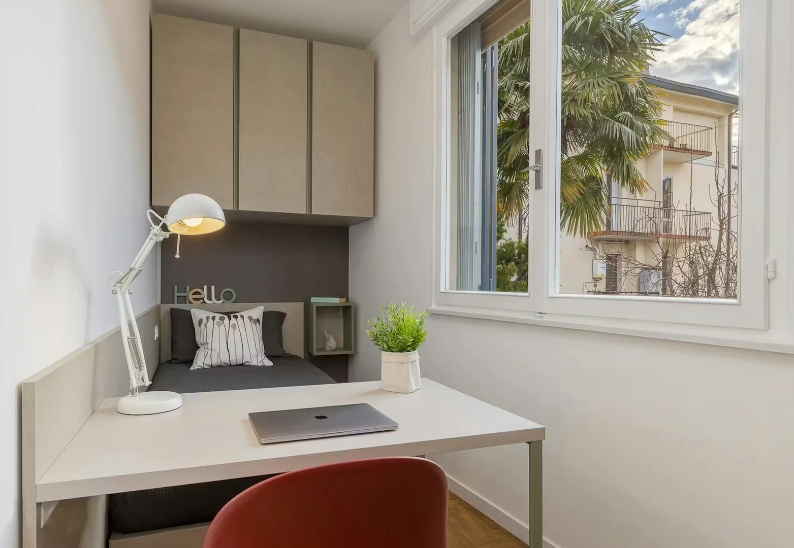 Quarto para alugar em apartamento de estudantes em , totalmente mobilado