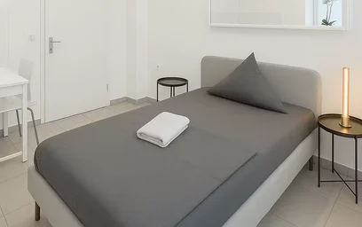 Cheap private room in {area}