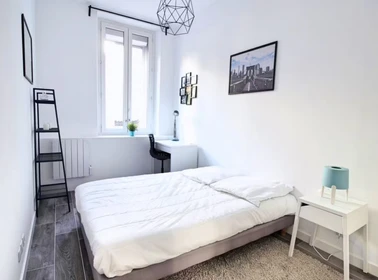 Renting rooms by the month in Marseille