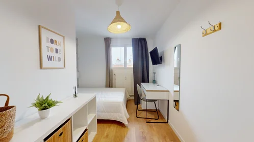 Chambre privée à 7 rue de l'abreuvoir, image 11 de 21